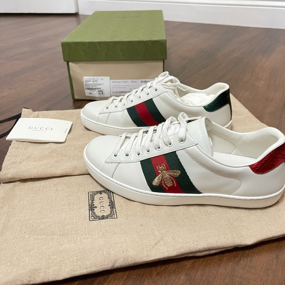 GUCCI women’s ace sneaker with bee